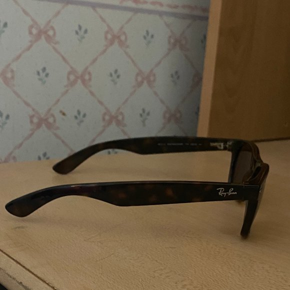 Ray-Ban New Wayfarer Classic 710- Glass Turtoise - Picture 3 of 4